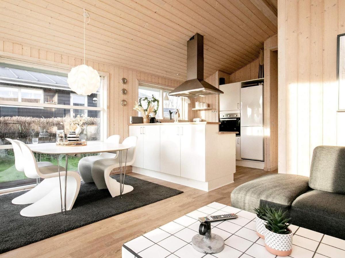6 Person Holiday Home In Tranek R Fæbæk Exterior foto