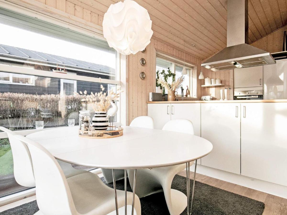 6 Person Holiday Home In Tranek R Fæbæk Exterior foto