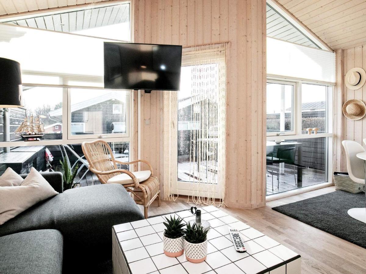 6 Person Holiday Home In Tranek R Fæbæk Exterior foto